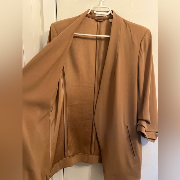 Purchased wrong size. Worn once. Selling to buy exact same blazer in correct sz - Picture 5 of 6